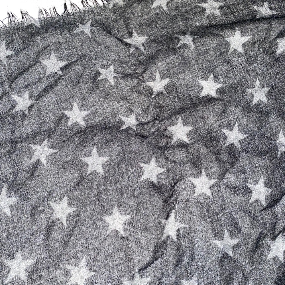 Beautiful scarf - Picture 3 of 3